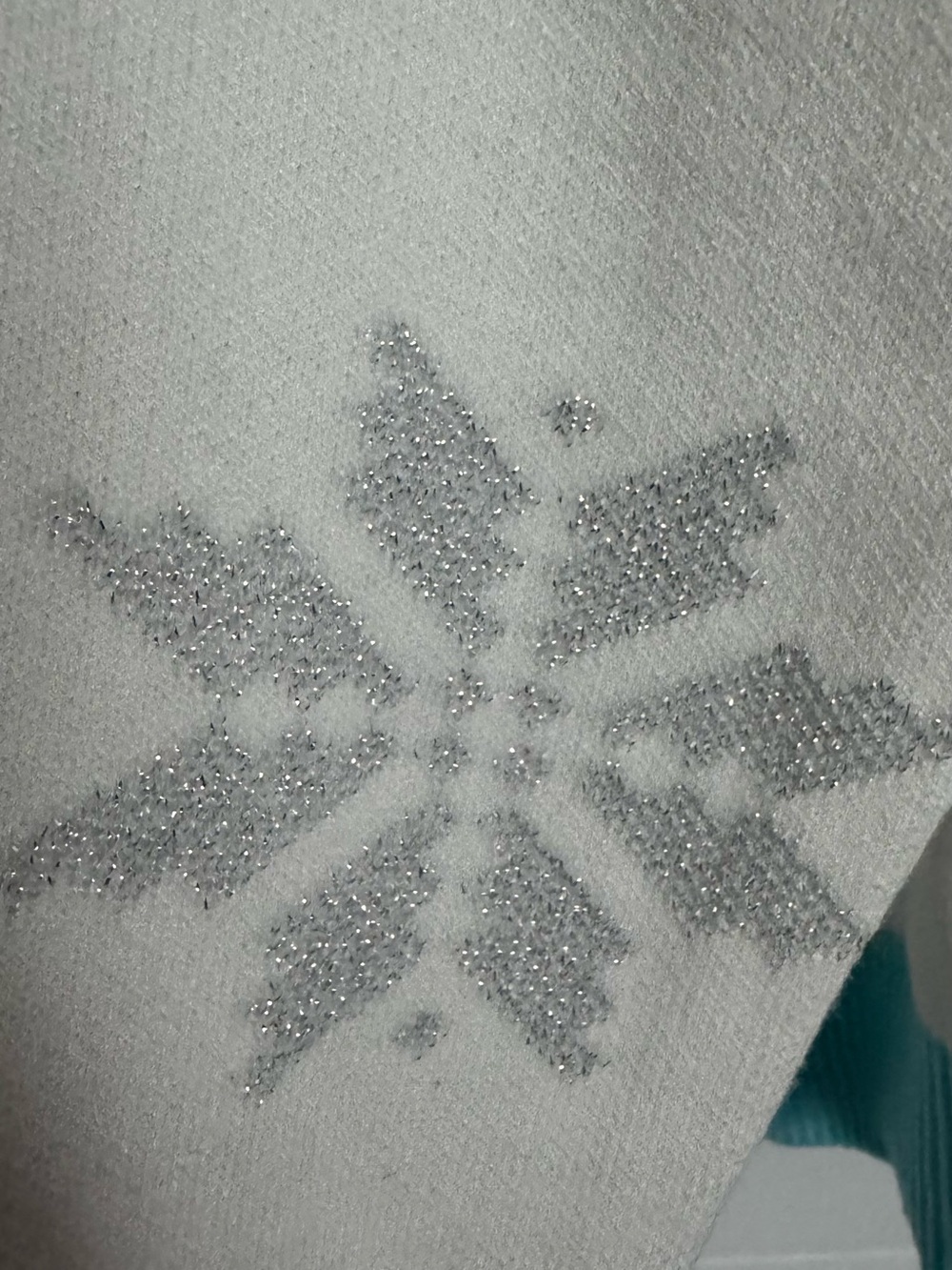 New with Tags Sanrio Hello Kitty, My Melody & Cinnamoroll Christmas Snow Sweater - Picture 4 of 8